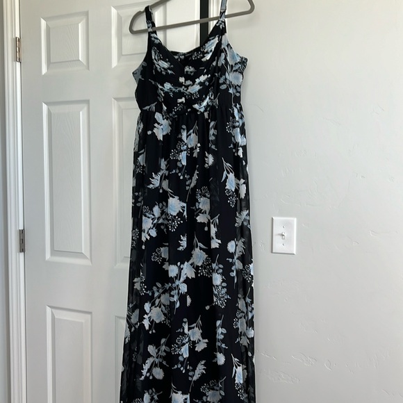 Torrid | Pleated Maxi Chiffon Dress | Size 1 - Picture 1 of 3